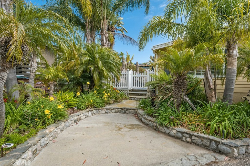 Property Photo:  264 Paradise Cove Road  CA 90265 