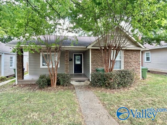 Property Photo: 1511 Pratt Avenue AL 35801