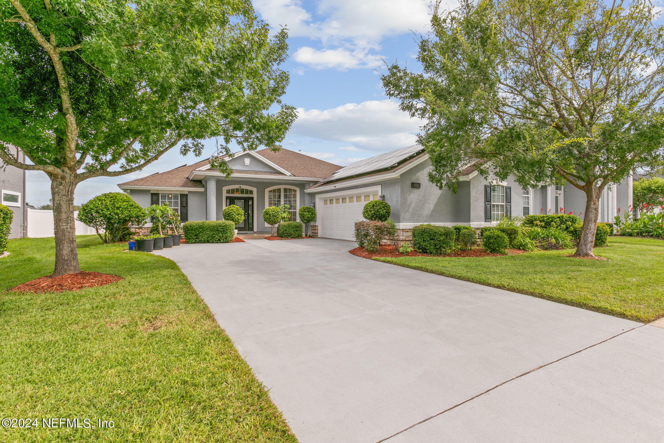 Property Photo:  10111 Ecton Lane  FL 32246 