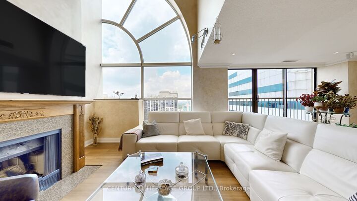 Property Photo:  100 Upper Madison Ave Ph2  ON M2N 6M4 