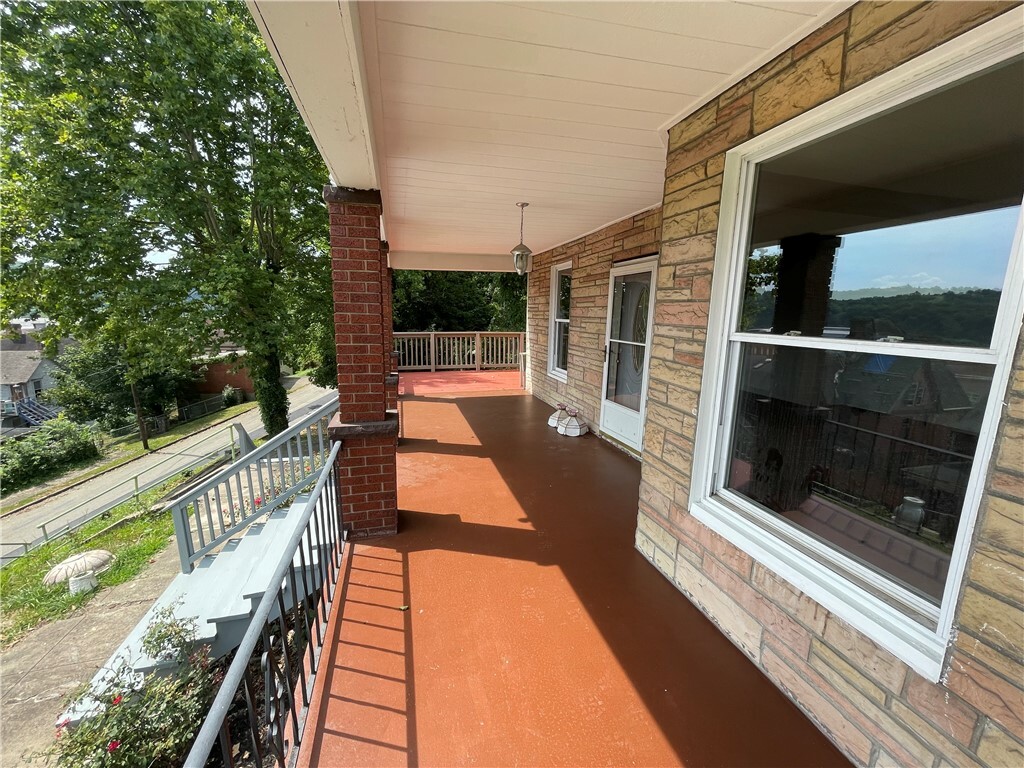 Property Photo:  300 Highland Ave  PA 15033 