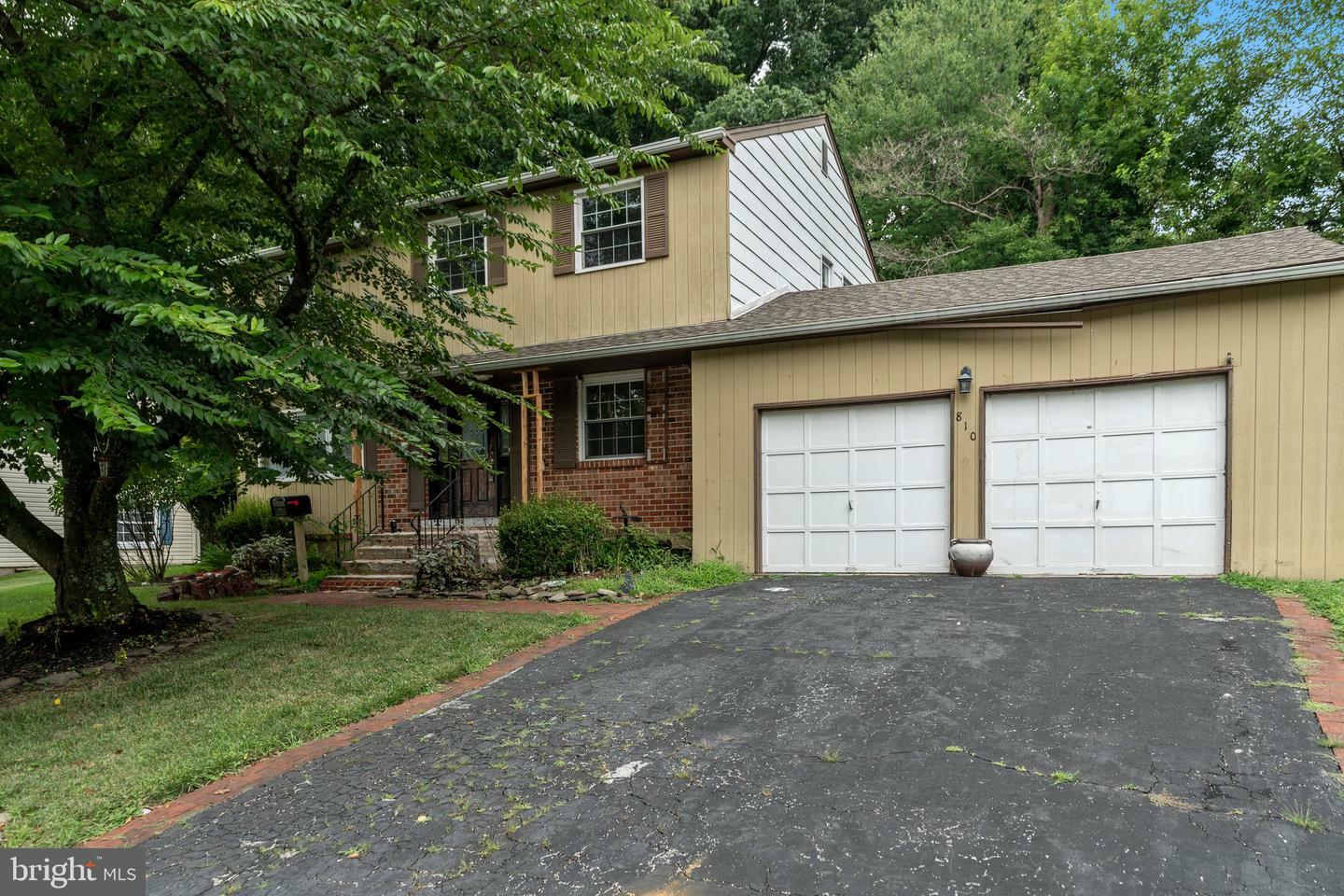 Property Photo:  810 Evans Road  PA 19064 