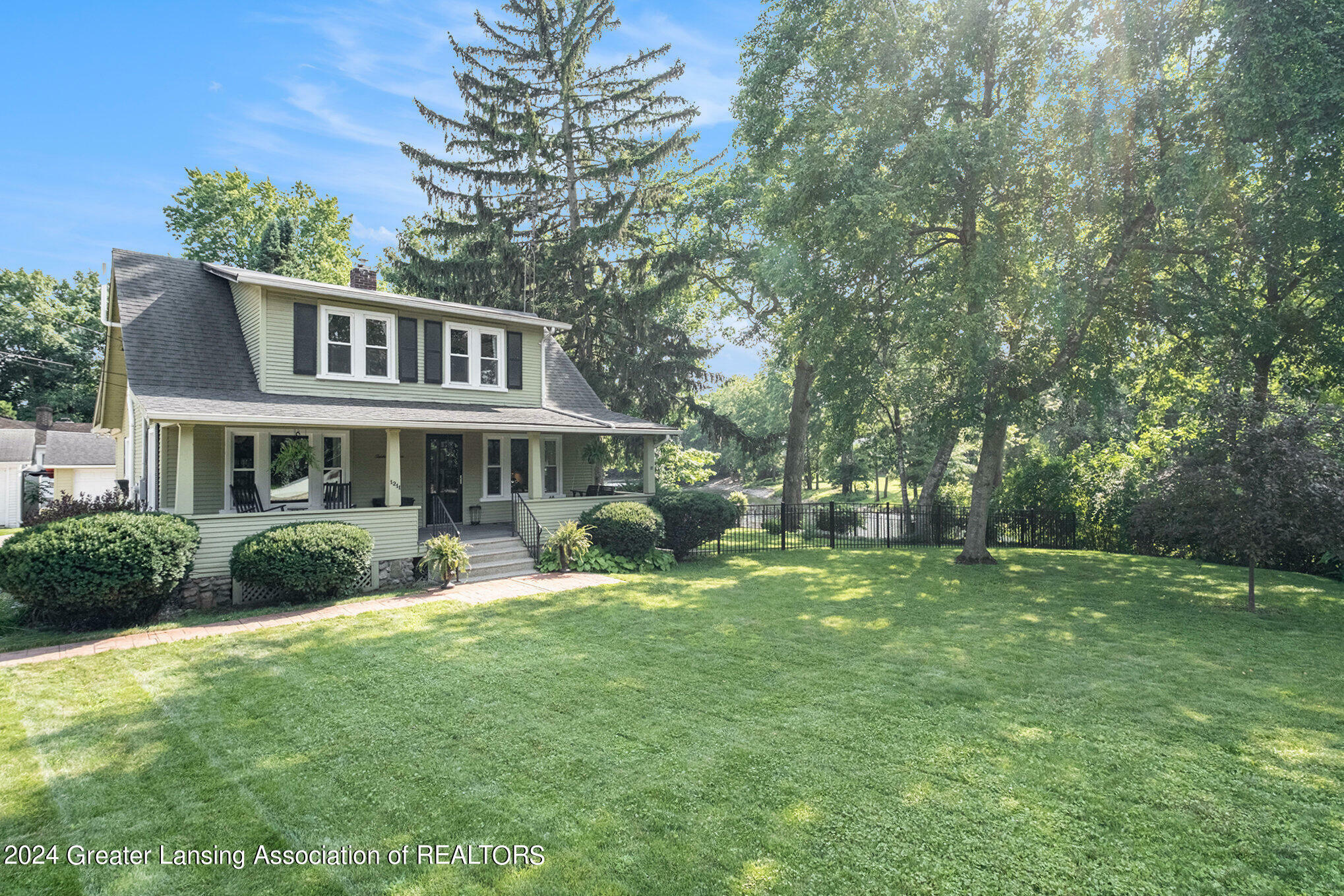 Property Photo: 1211 W Oliver Street MI 48867