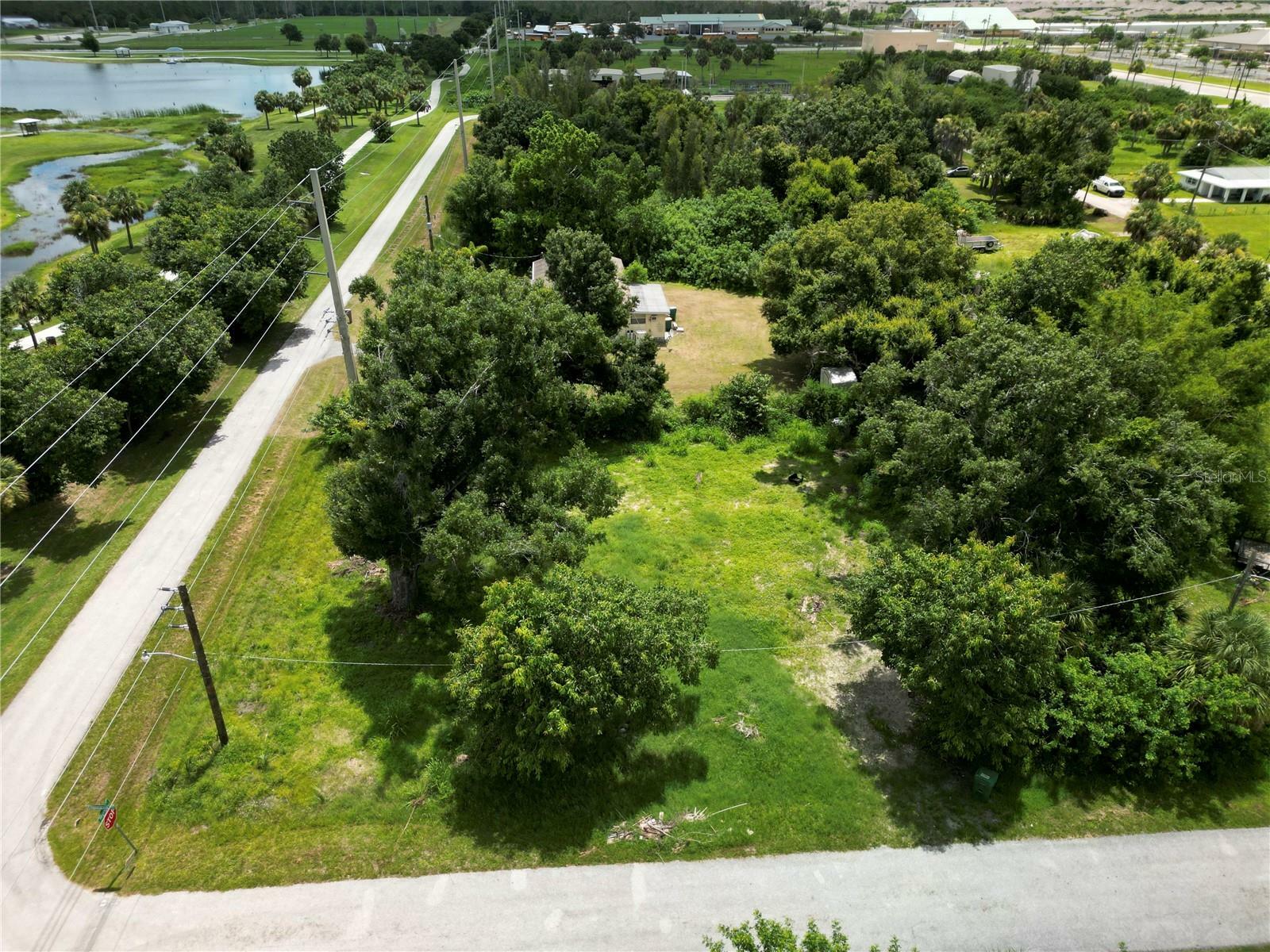 Property Photo:  804 Clemens Avenue  FL 33950 