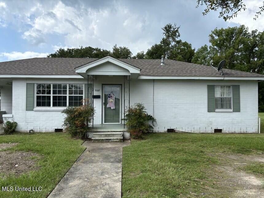 5207 Lakeview Drive  Moss Point MS 39562 photo