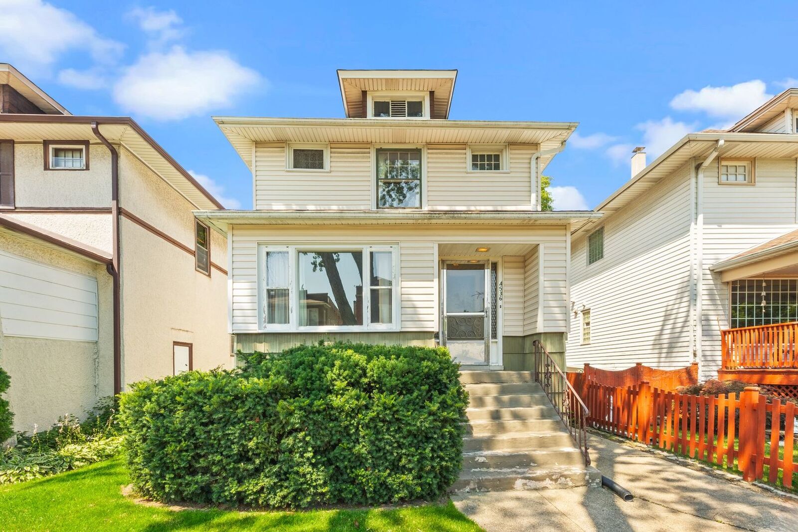 Property Photo:  4536 N Harding Avenue  IL 60625 