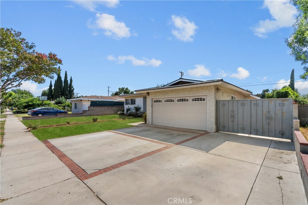 Property Photo:  10051 Gaynor Avenue  CA 91343 