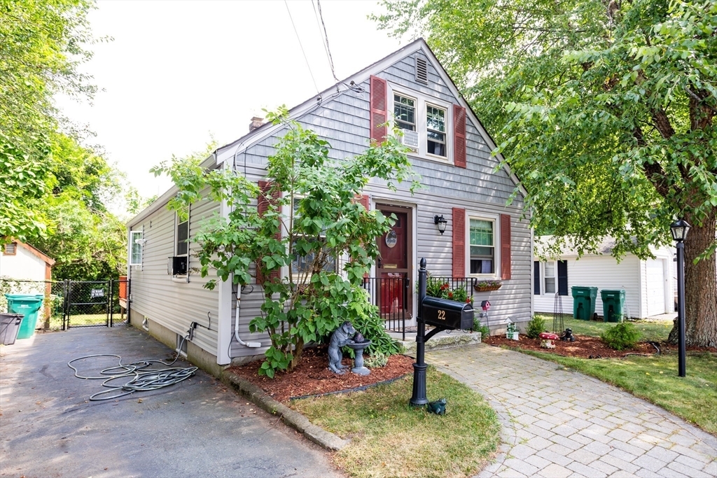 Property Photo:  22 Lake Shore Rd  MA 01904 