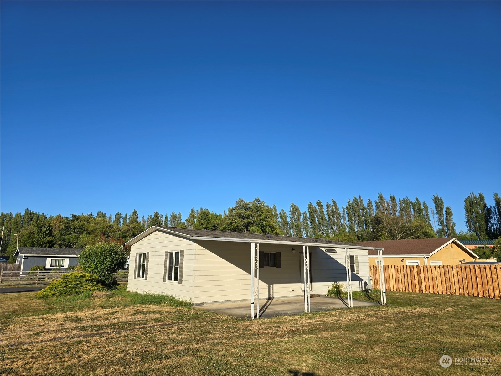 Property Photo:  240 Serpentine Avenue  WA 98382 