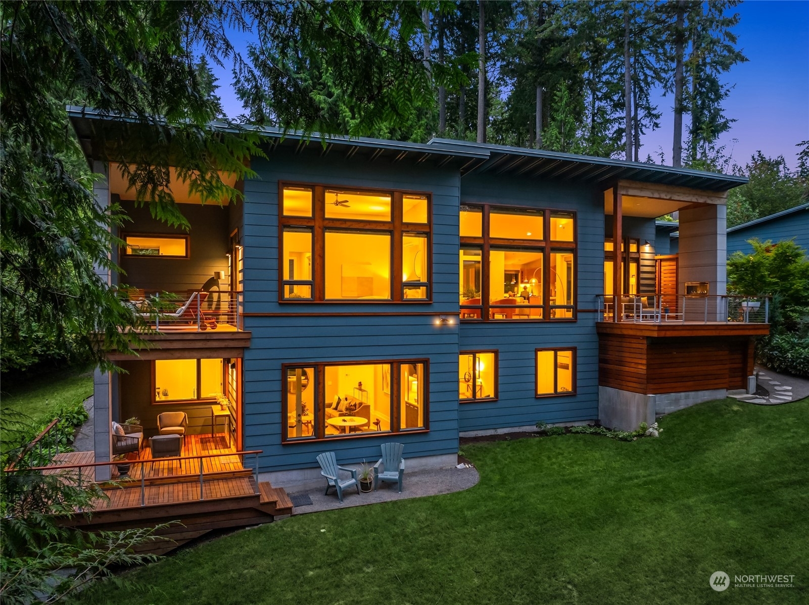 Property Photo:  4411 Sorrel Way NE  WA 98110 