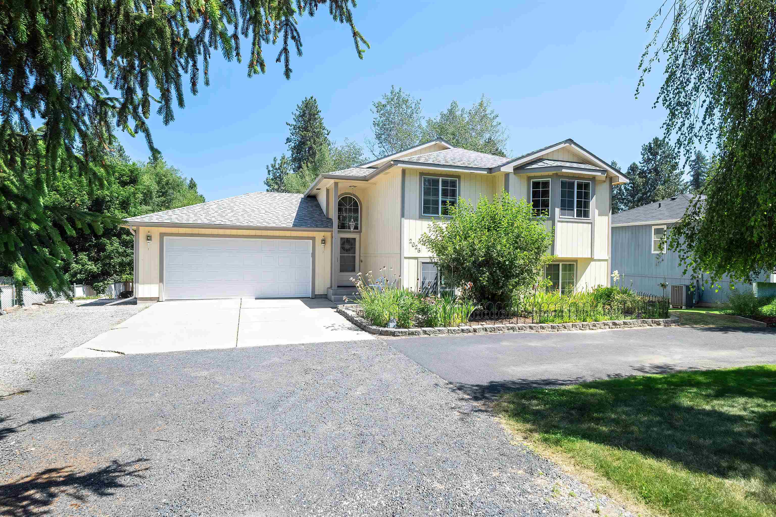 Property Photo:  2026 W Frontier St  WA 99006 