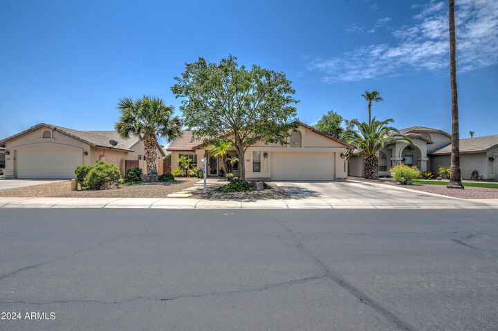 Property Photo: 2343 E Willow Wick Road AZ 85296