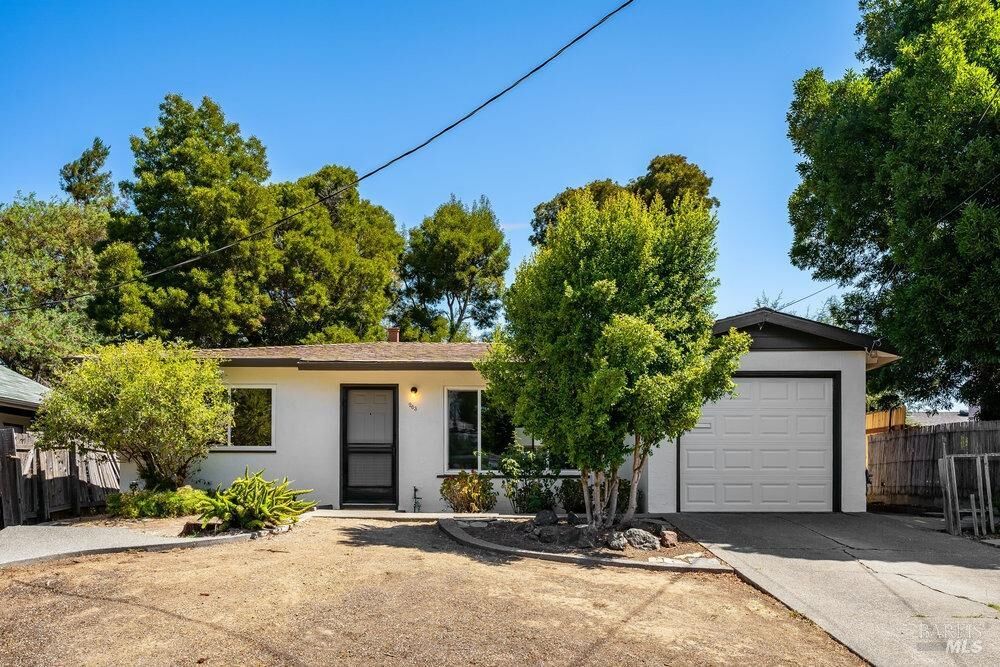 Property Photo: 283 E J Street CA 94510