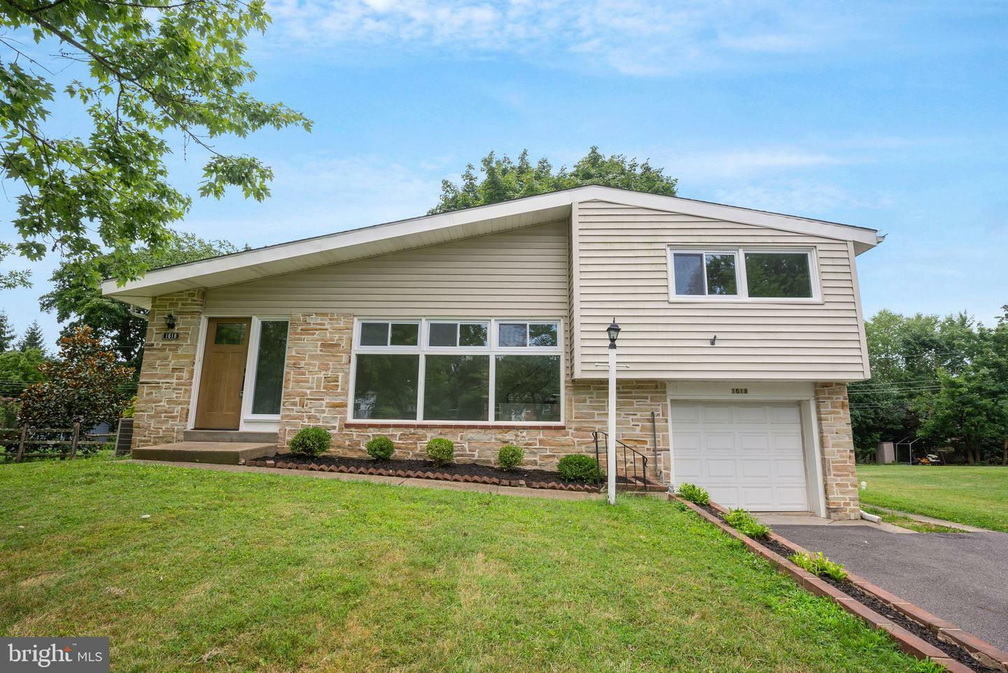 Property Photo:  1618 Thayer Drive  PA 19422 