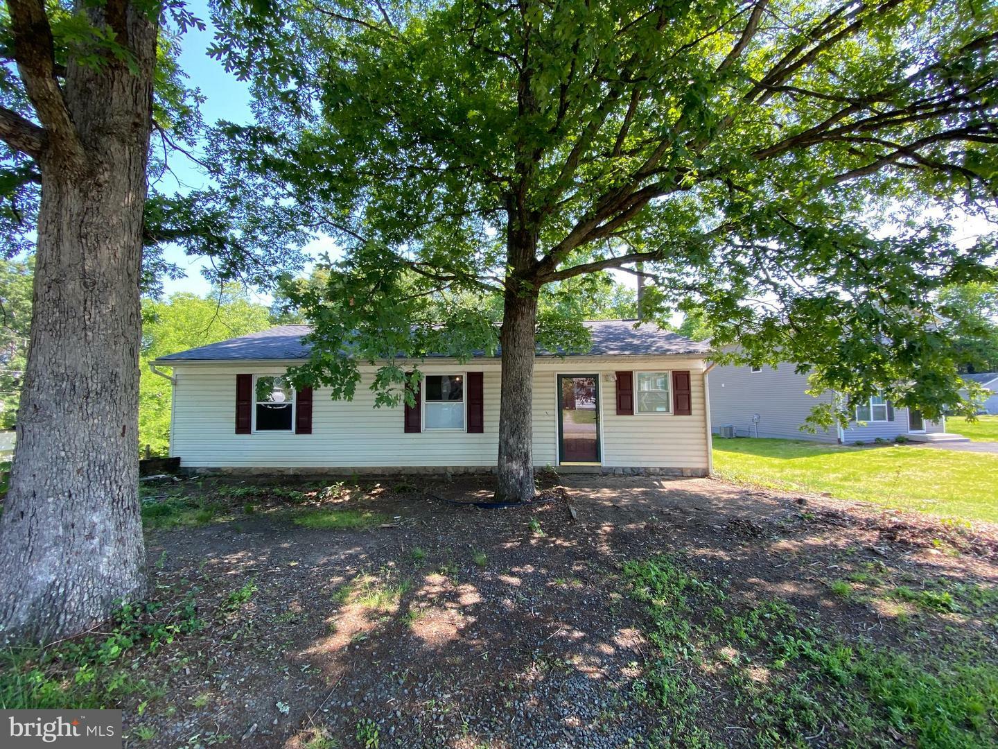 Property Photo:  121 McLaws Street E  VA 22408 