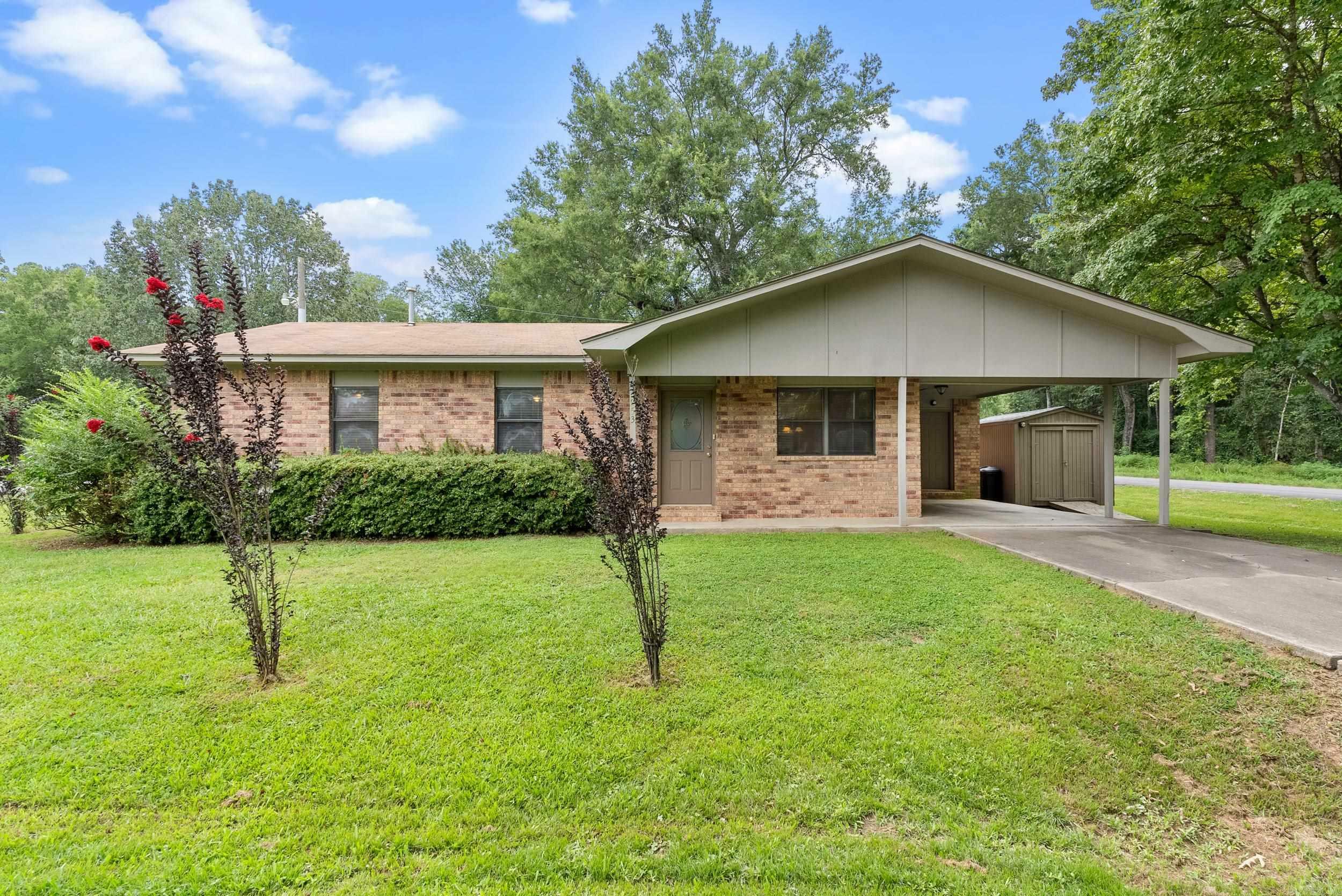 Property Photo:  953 Ezell Street  AR 72126 