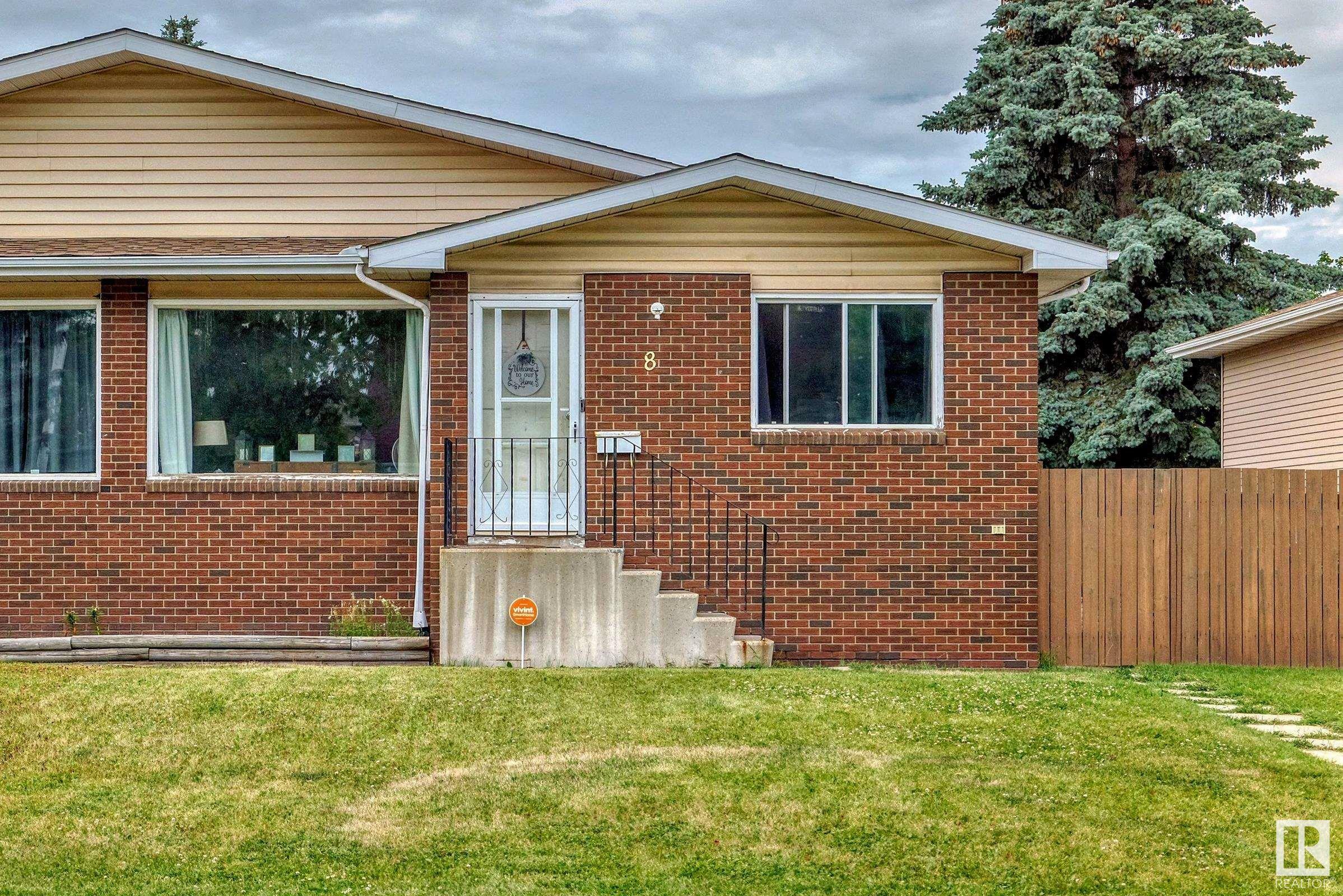 8 Grand Meadow Crescent NW  Edmonton AB T6L 1A2 photo