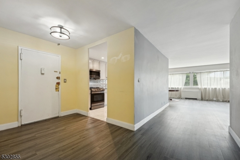 Property Photo:  2185 Lemoine Ave 4H  NJ 07024 