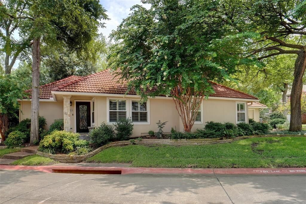 Property Photo:  416 Milla Lane  TX 76039 