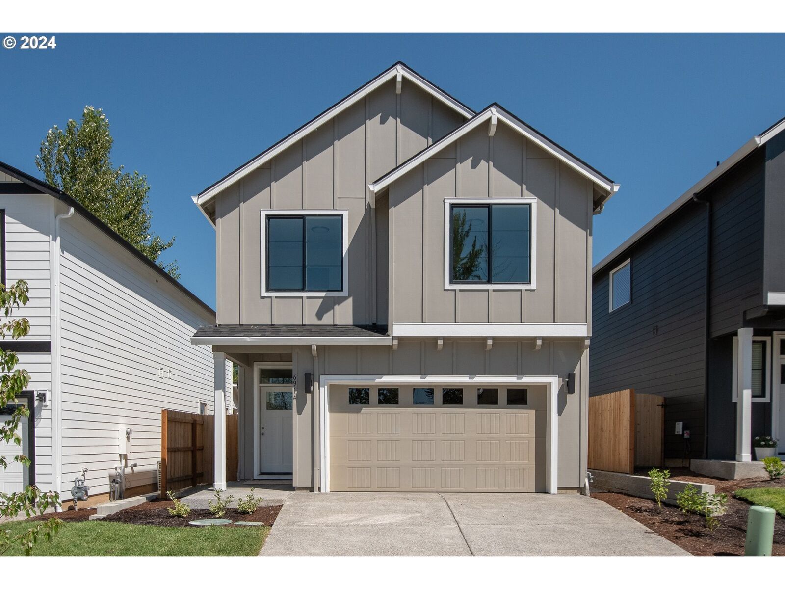 Property Photo: 6914 N Madison Cir WA 98642