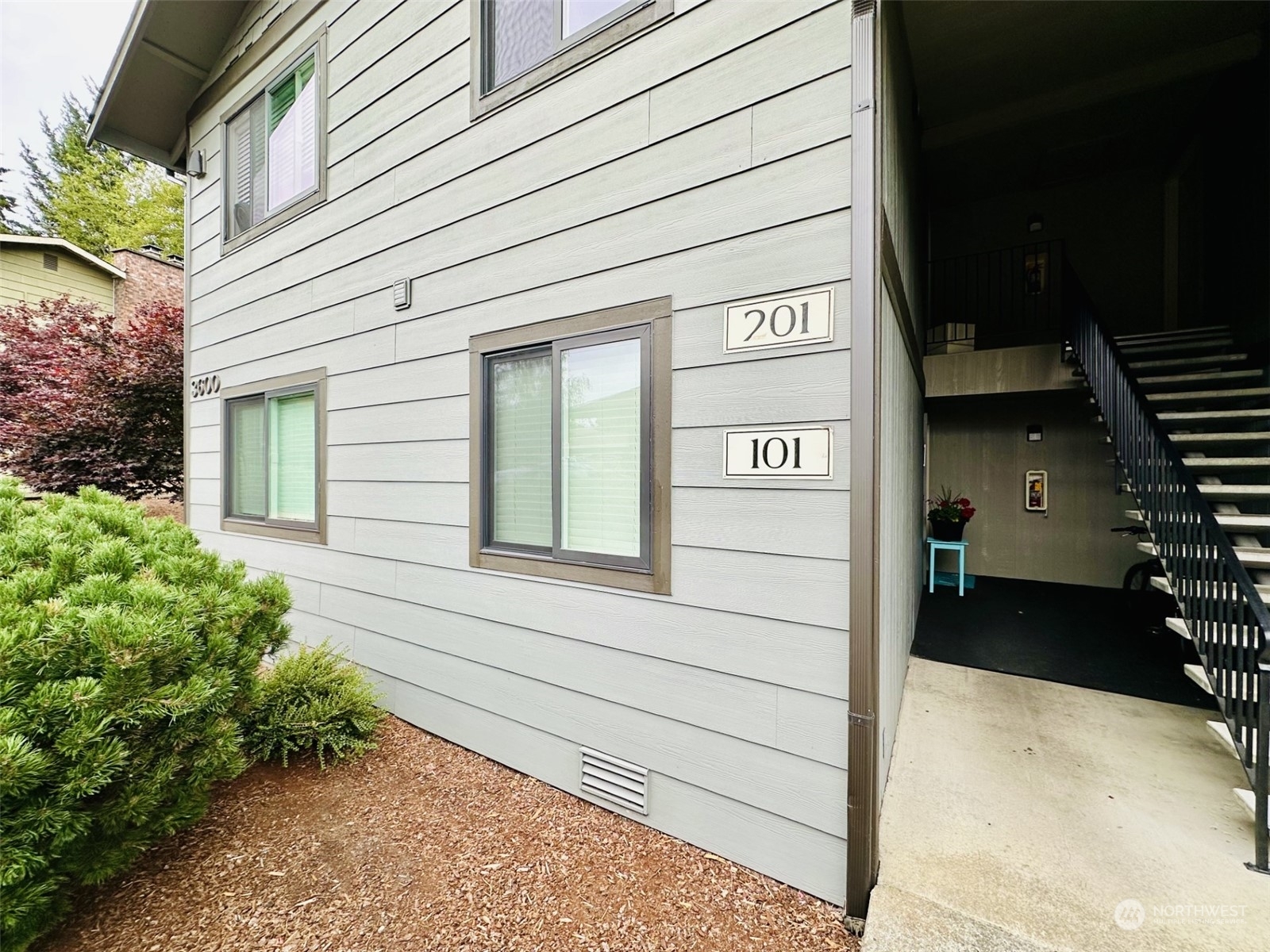 3600  Narrows View Lane NE 101  Bremerton WA 98310 photo