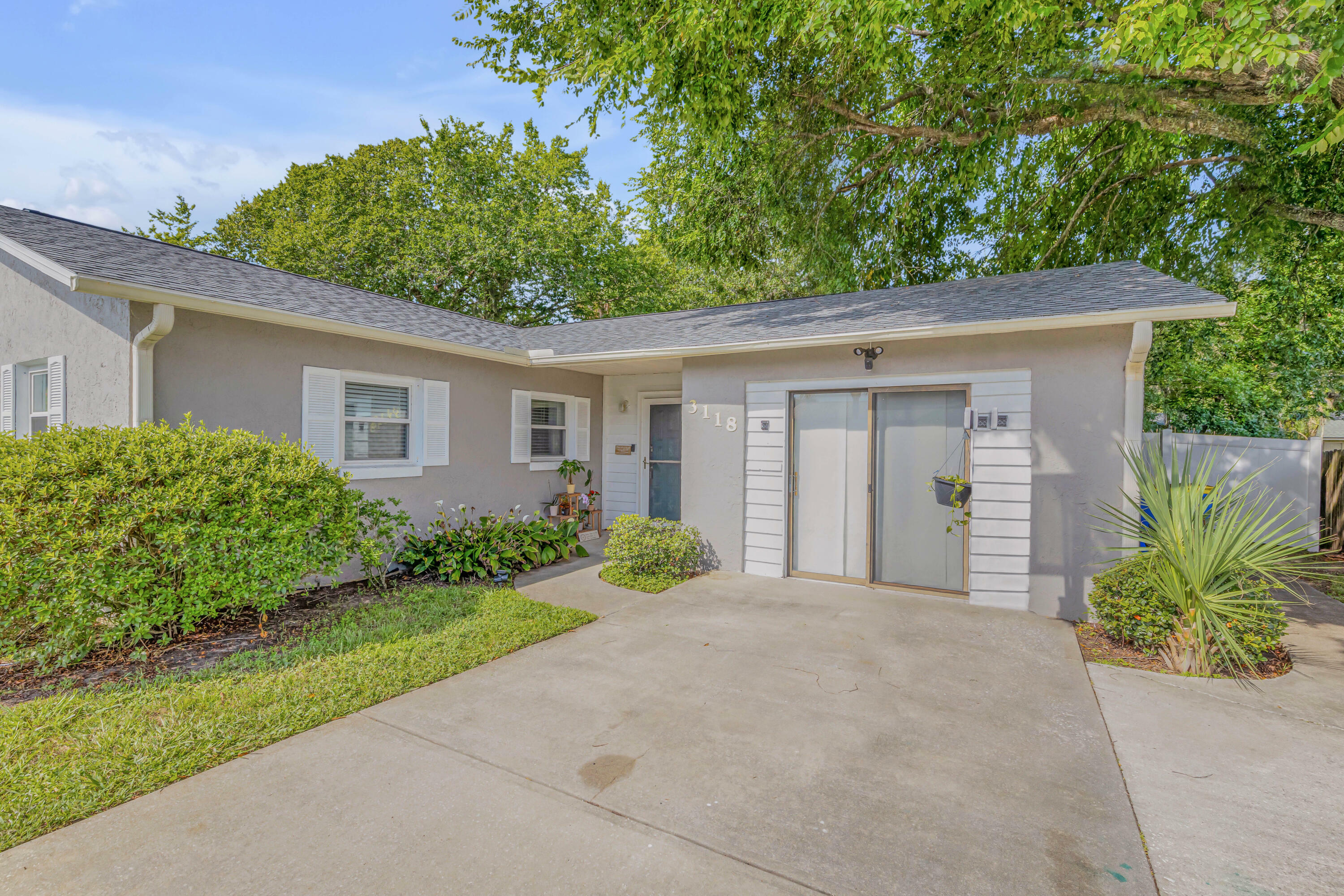 Property Photo:  3118 Willow Oak Drive  FL 32141 