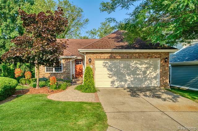 Property Photo:  31040 Eagle Drive  MI 48377 