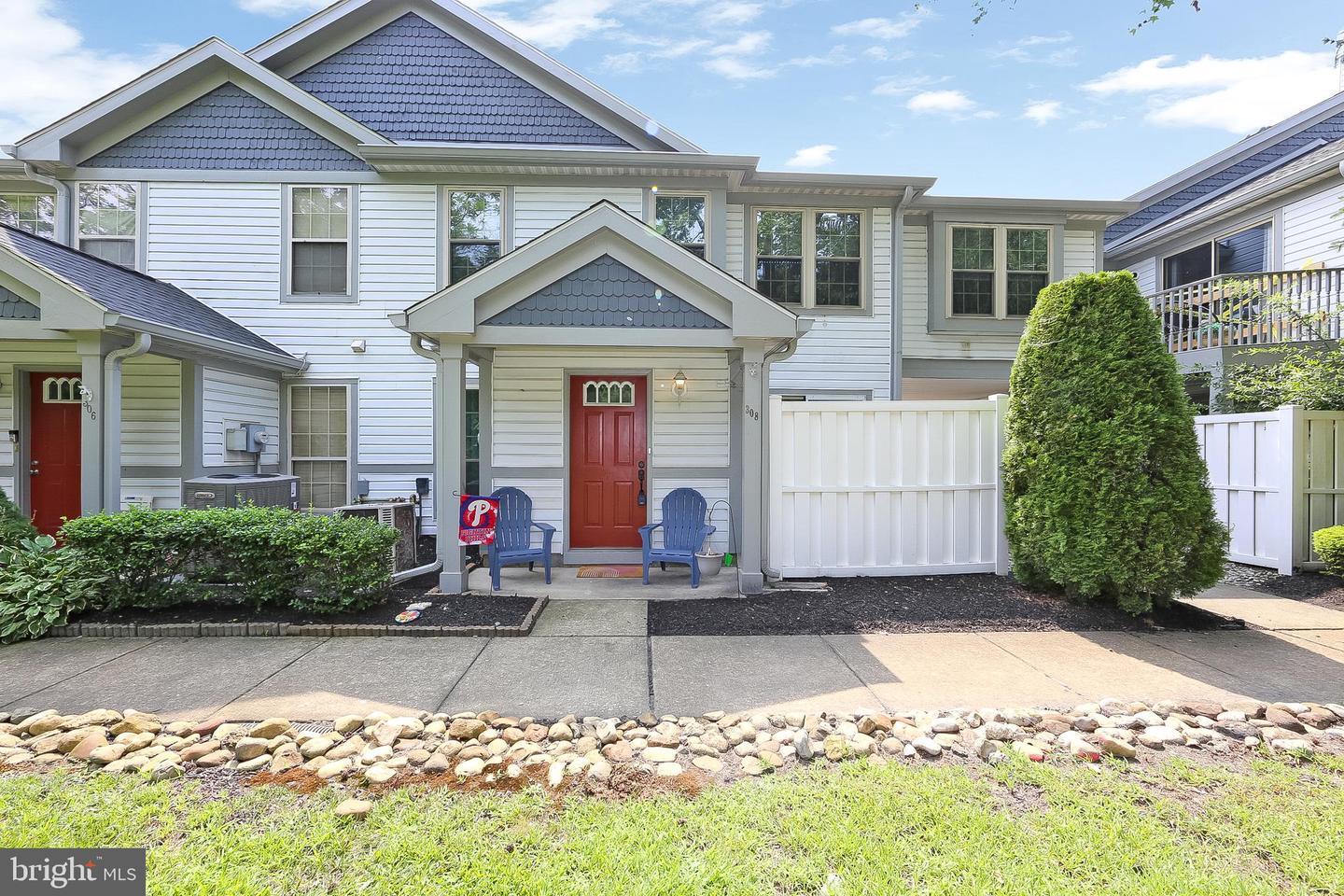 Property Photo:  308 Steeplechase Court  NJ 08096 