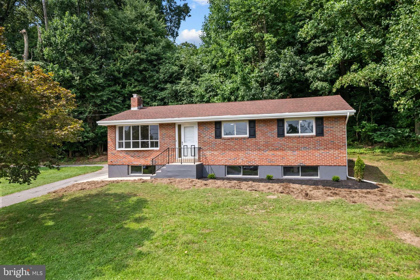 Property Photo:  28 Woodside Avenue  PA 19560 