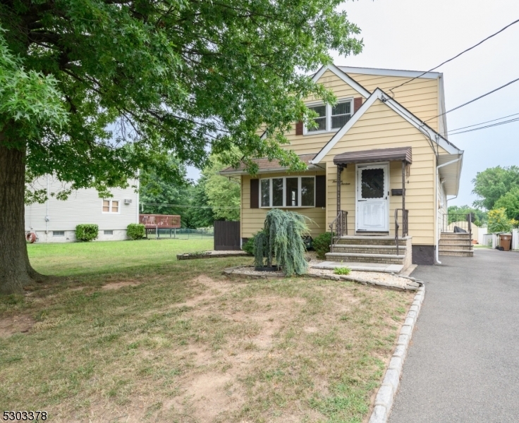 Property Photo: 1413 Emma Pl NJ 07036