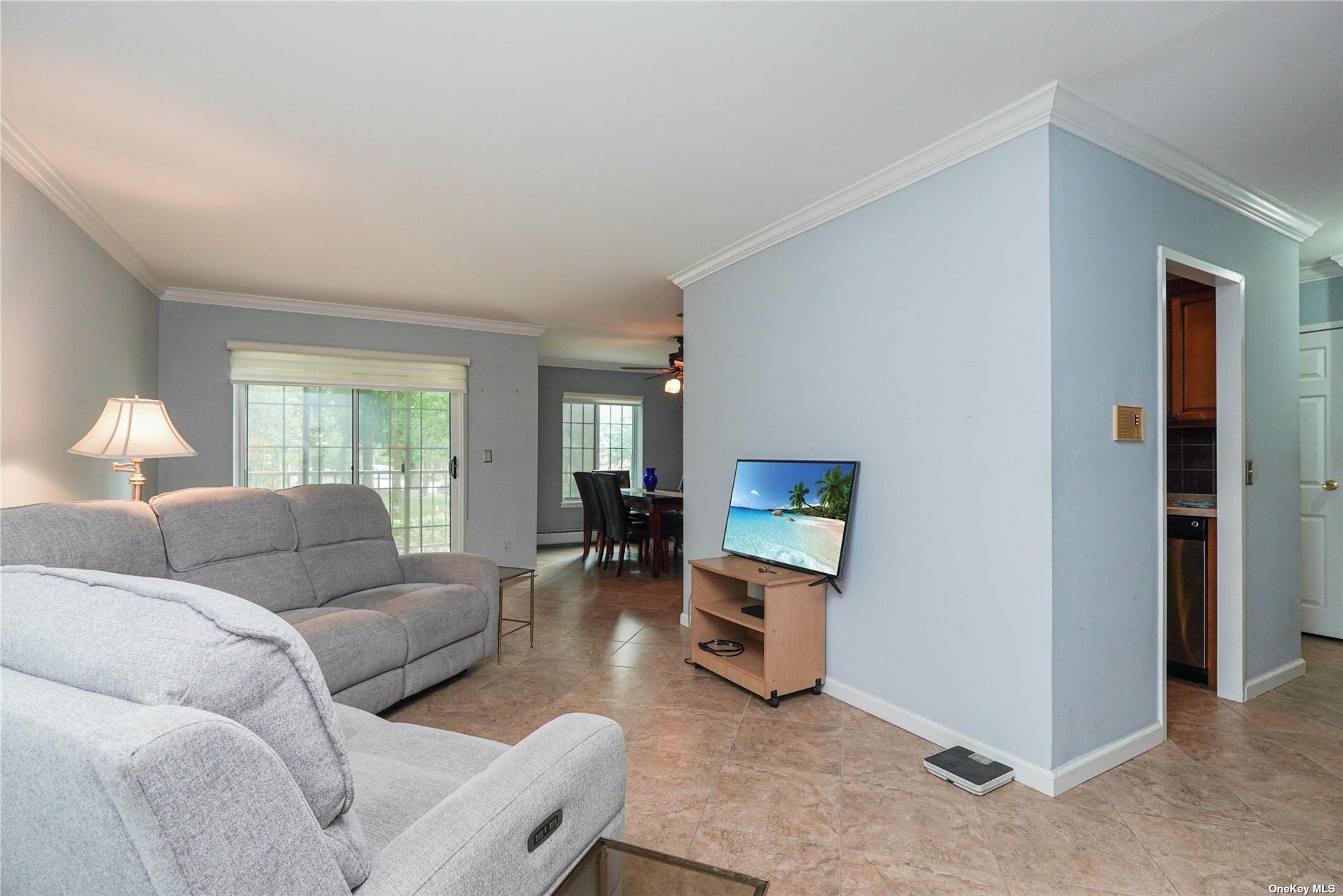 Property Photo:  2 Elmwood Park Drive 102  NY 10314 