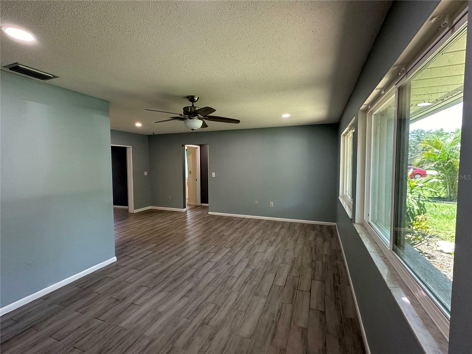 Property Photo:  20359 Banner Avenue  FL 33952 