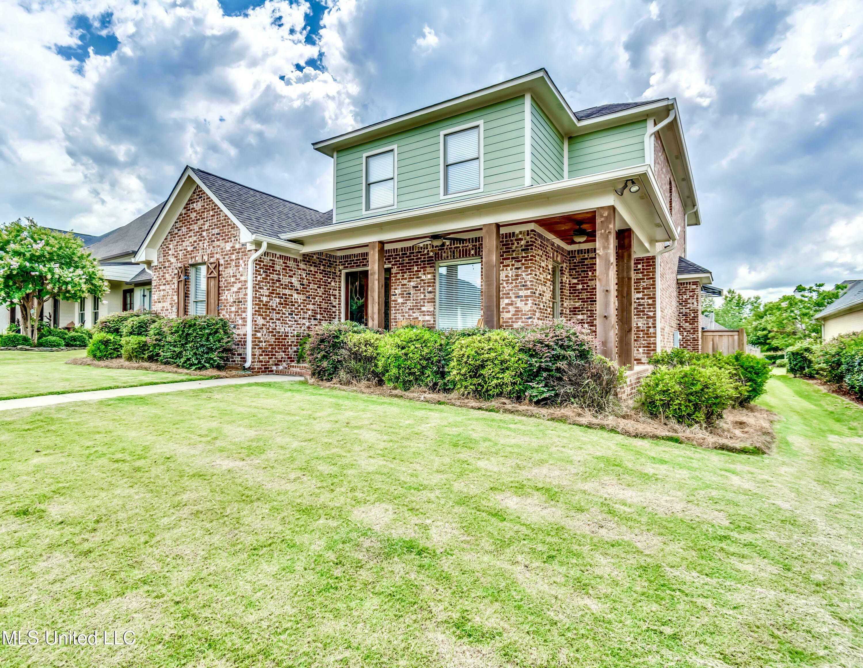 Property Photo:  607 Arbor Way  MS 39047 