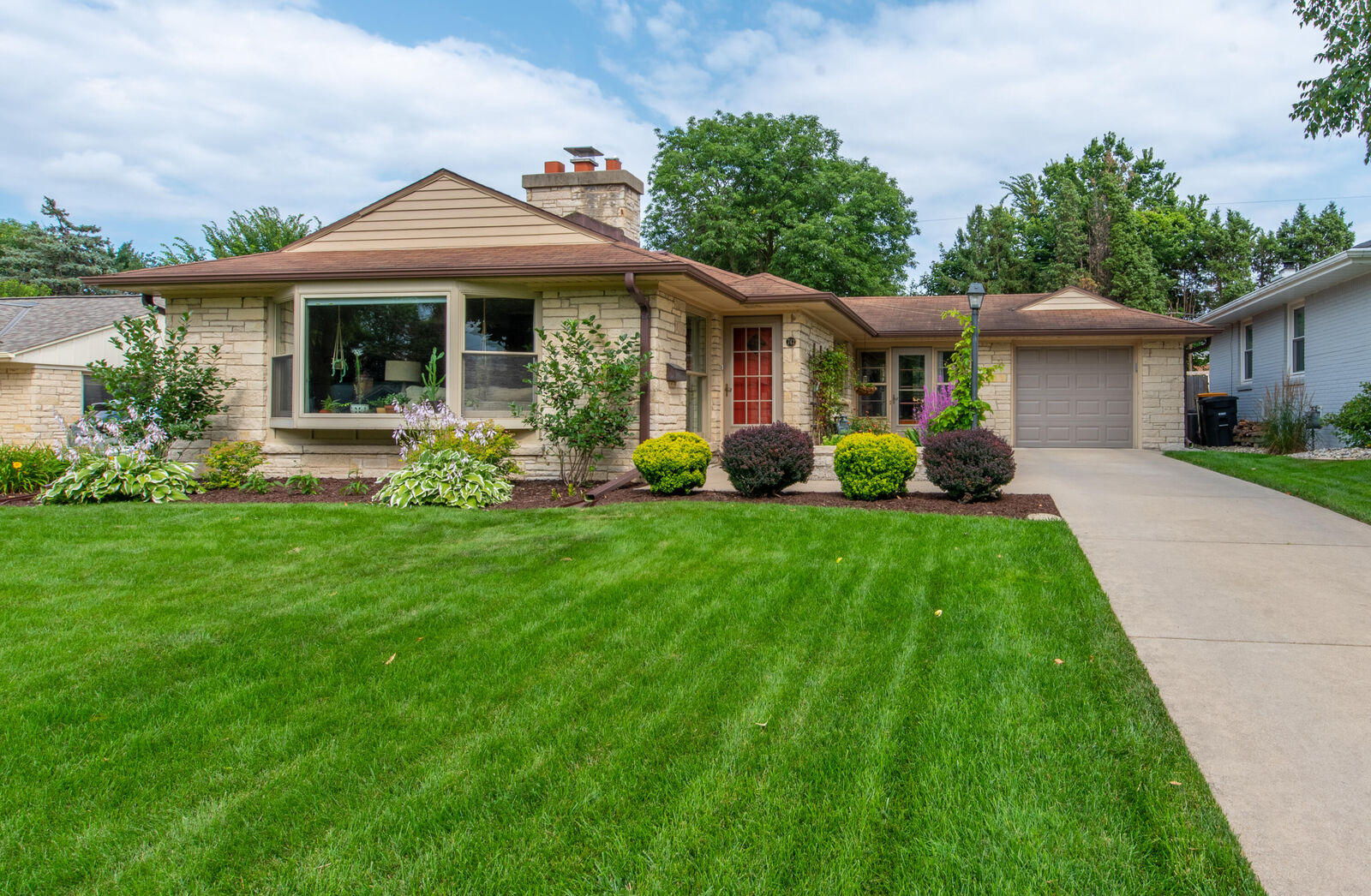 Property Photo:  742 Robertson St  WI 53213 