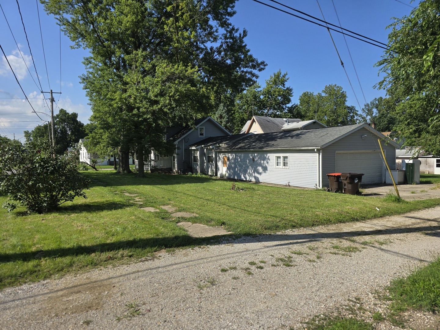 Property Photo:  721 E Main Street  IL 61727 