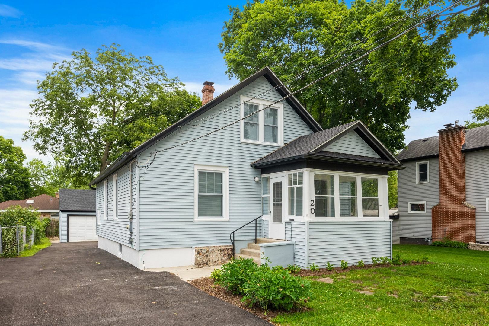 Property Photo:  20 Center Street  IL 60102 