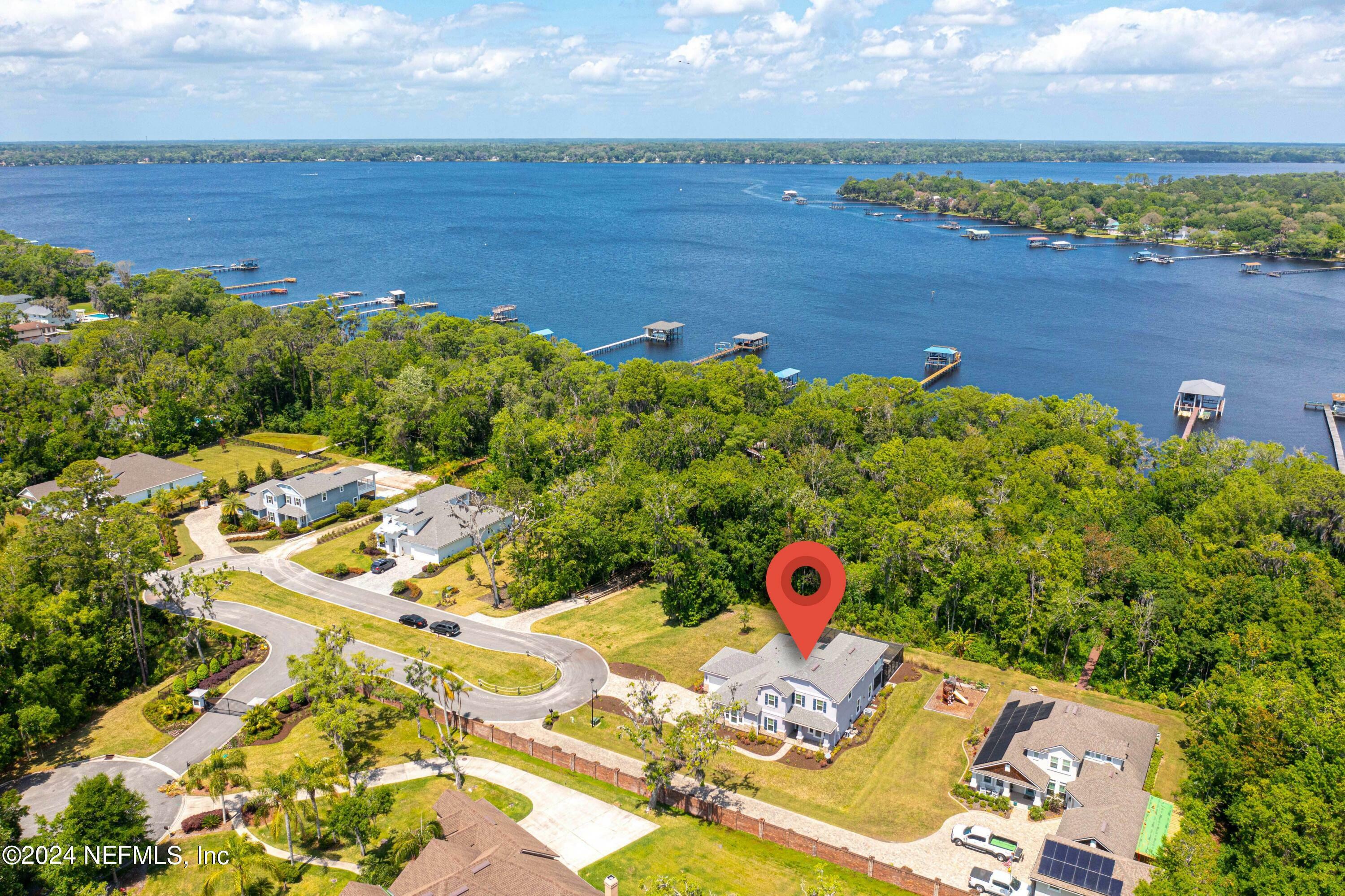 Property Photo: 1924 Holmes Circle FL 32003