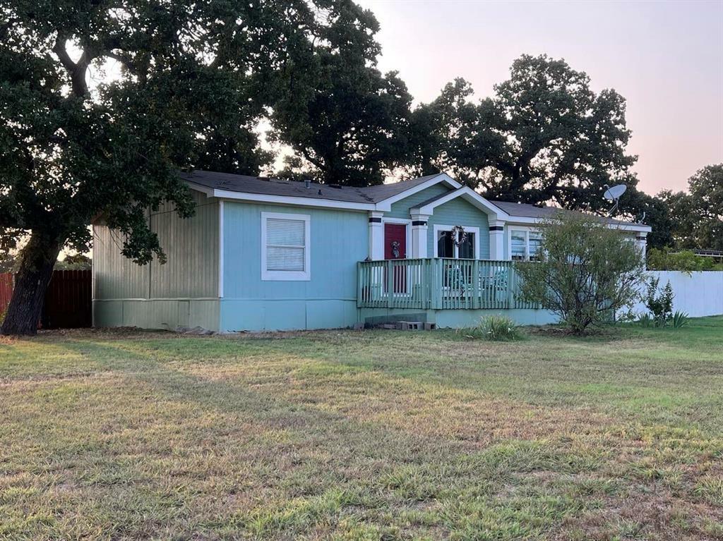 Property Photo:  201 Dorothy Lane  TX 76082 