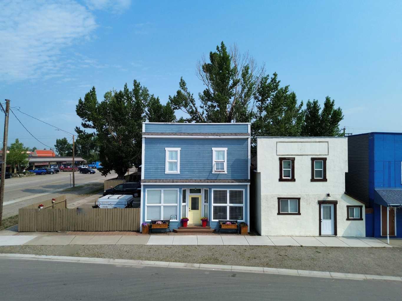 Property Photo: 102 Railway Avenue E AB T0J 0M0