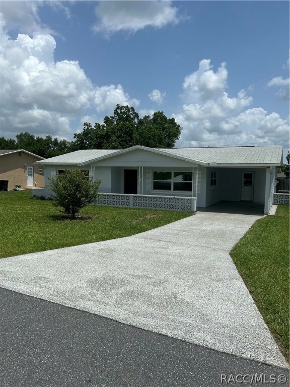 Property Photo:  13 Oak Hollow Drive  FL 34465 