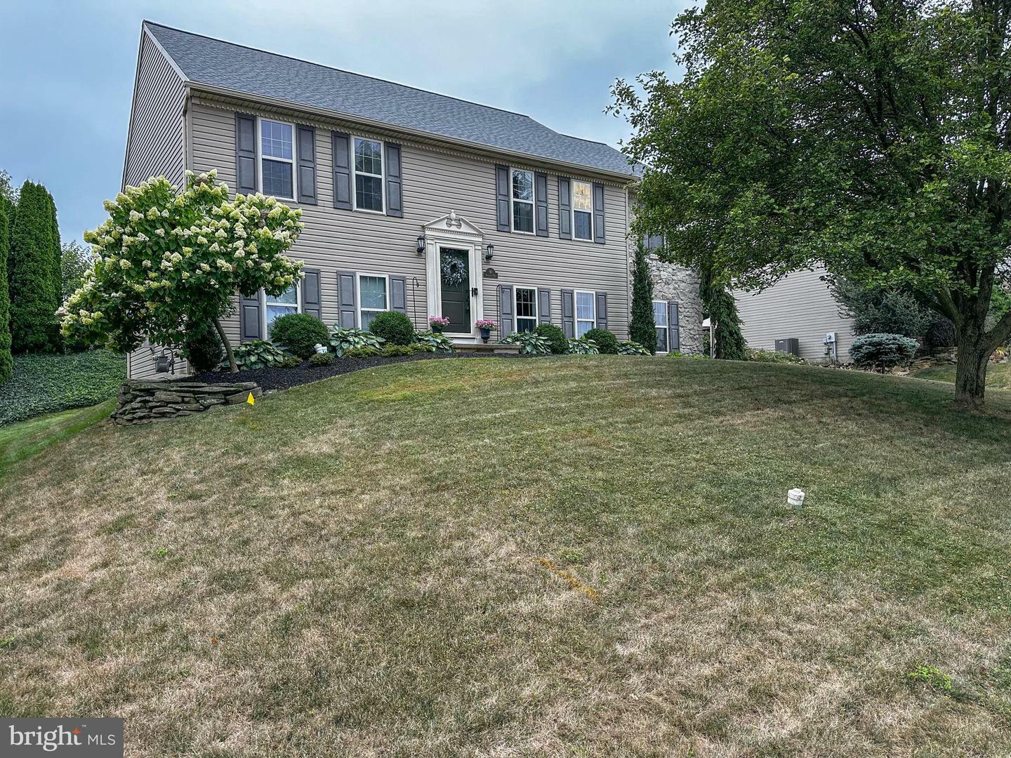 Property Photo:  90 Wimbleton Way  PA 17356 