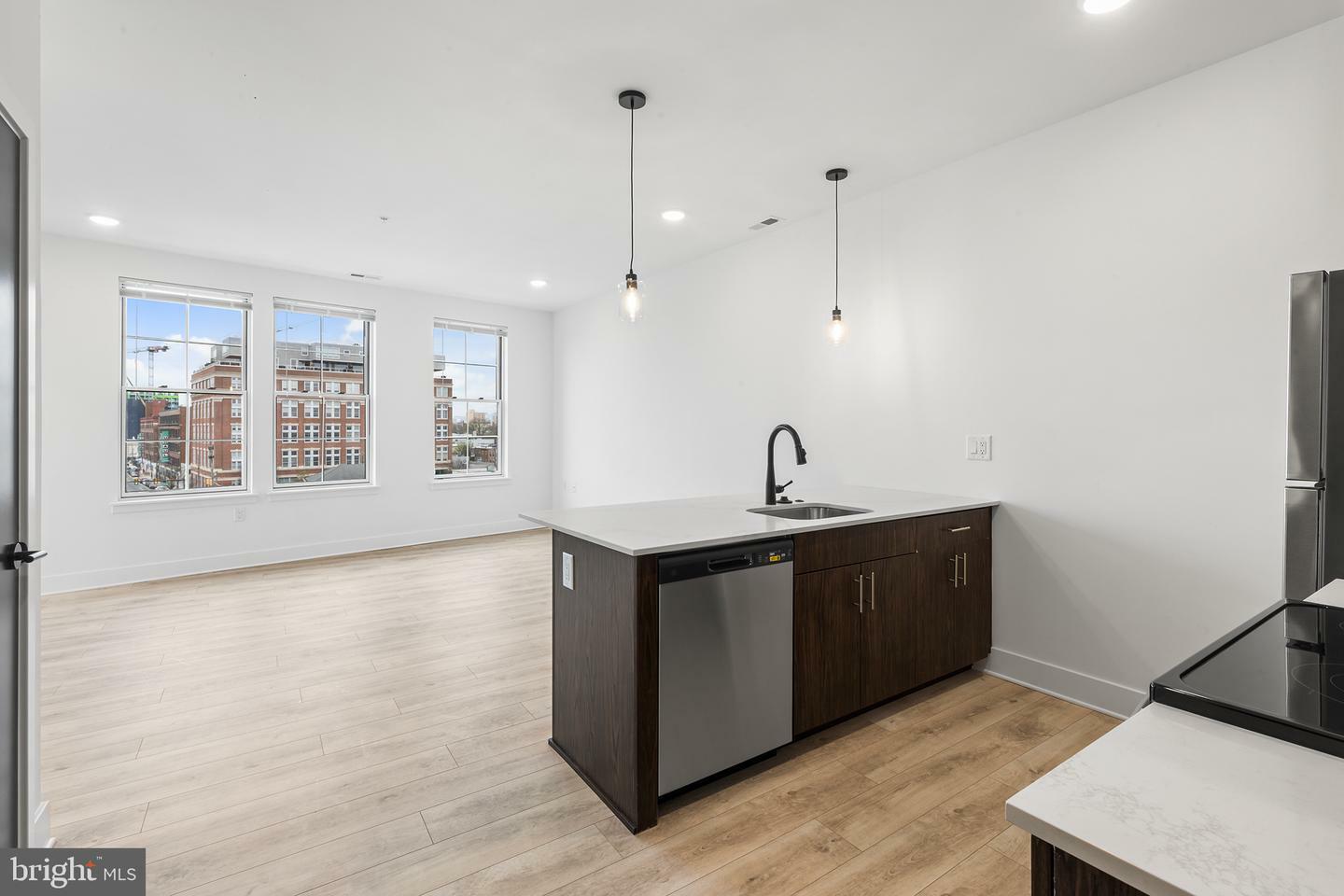 Property Photo: 943 Washington Avenue 403 PA 19147