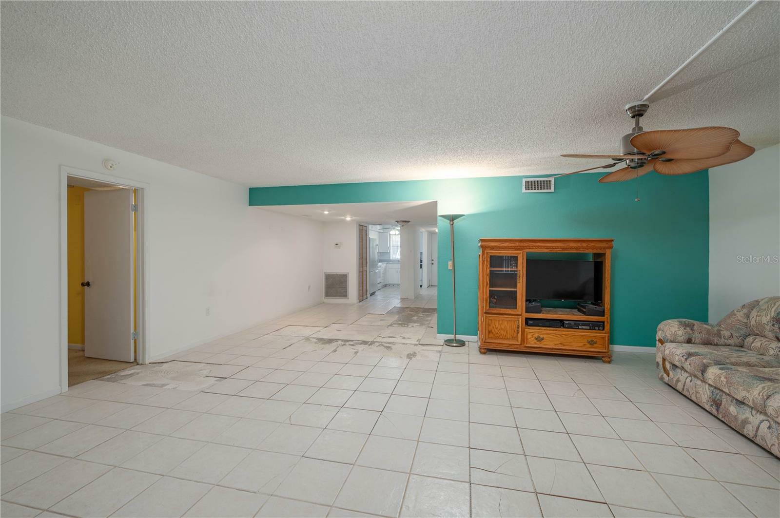 Property Photo:  150 El Dorado 106  FL 33884 