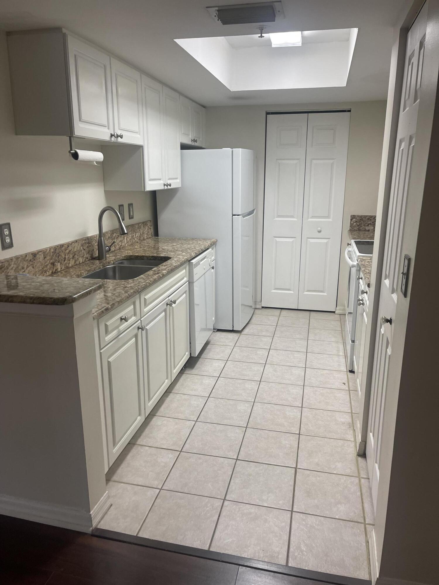 Property Photo:  400 Crestwood Court N 417  FL 33411 
