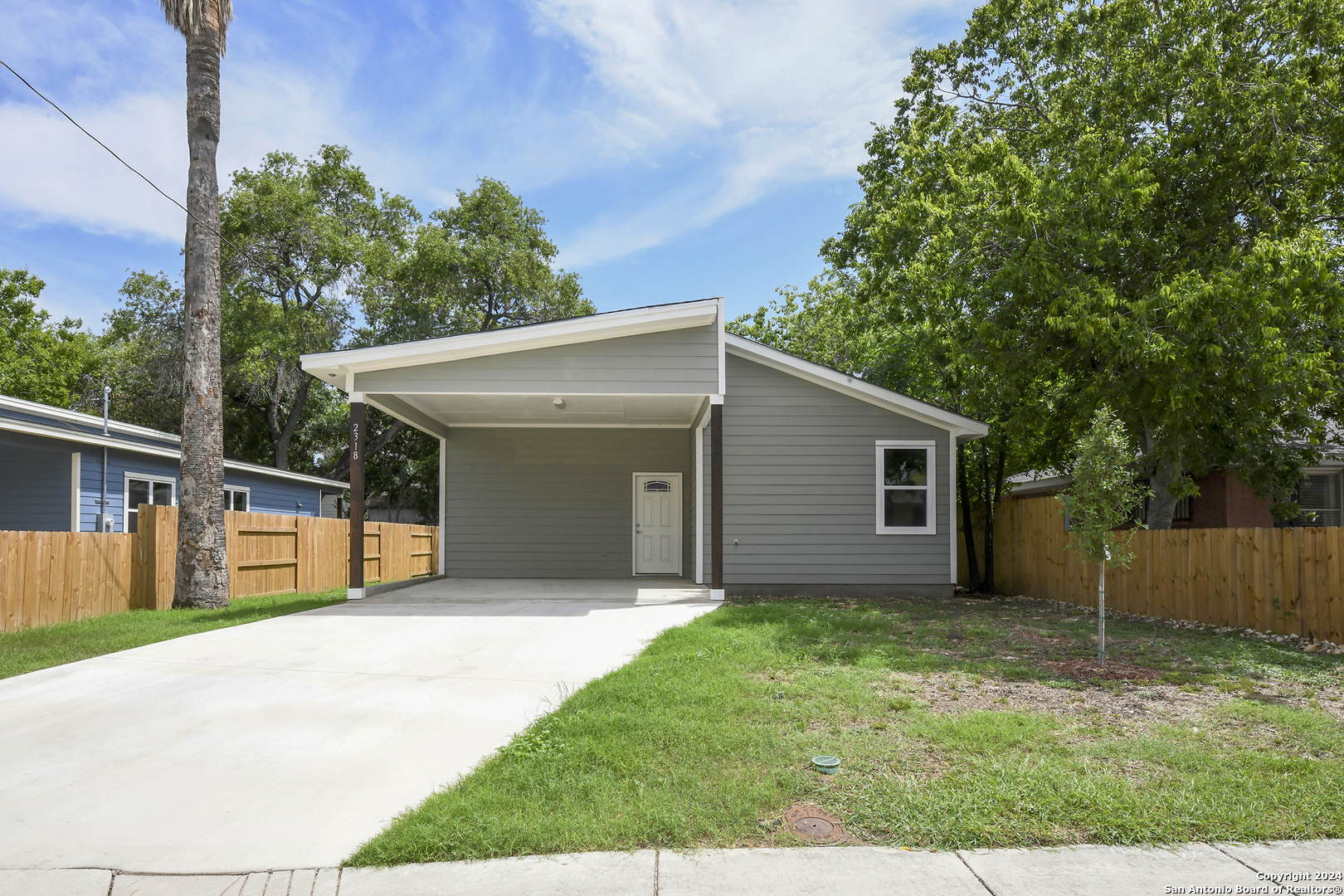 Property Photo:  2318 E Houston St  TX 78202 