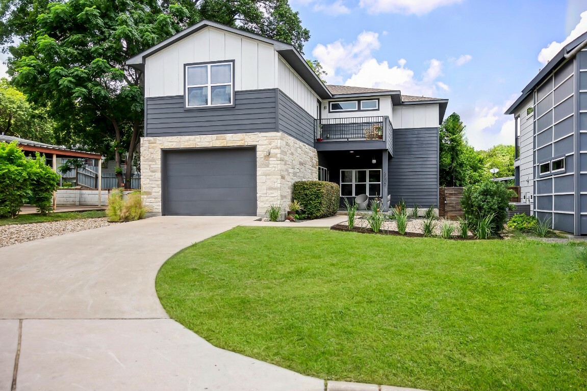 Property Photo:  2500 Givens Avenue  TX 78722 