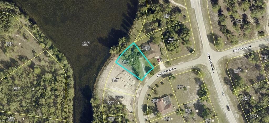 Property Photo: 618 Dauphine Ave S FL 33974