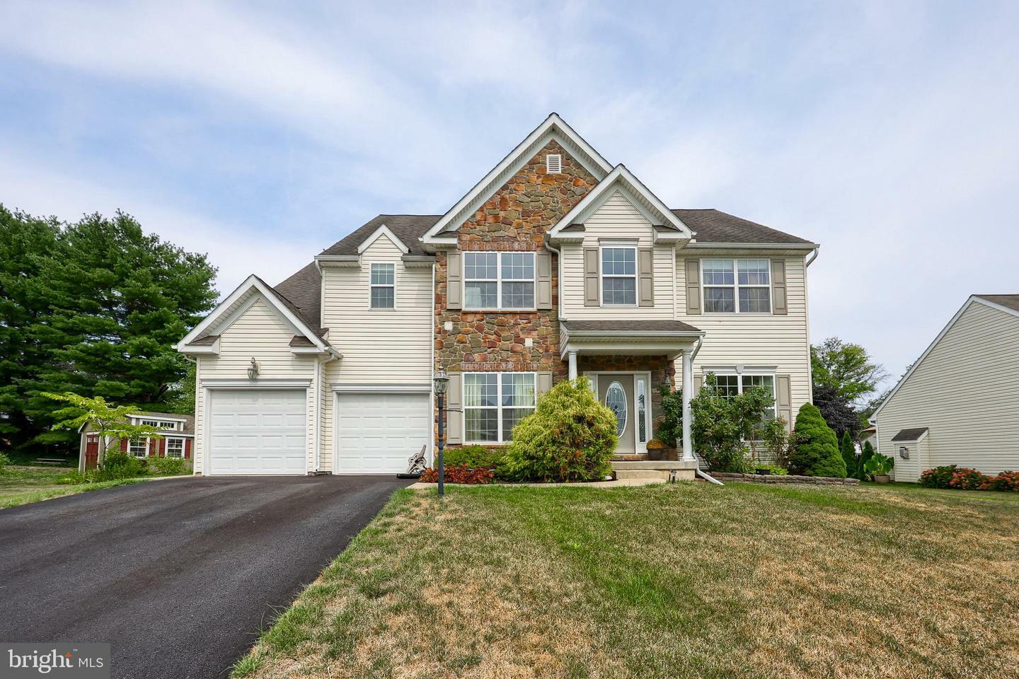 Property Photo:  73 Silver Birch Drive  PA 17602 