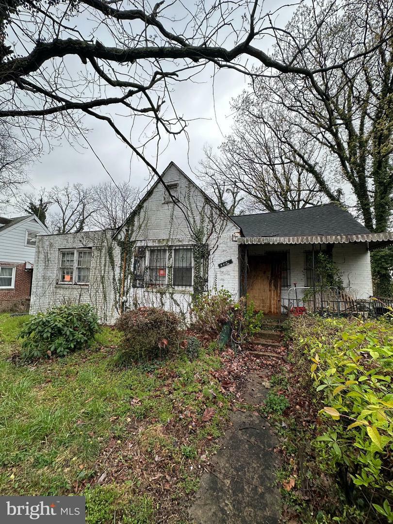 Property Photo: 4424 Alabama Avenue SE DC 20019