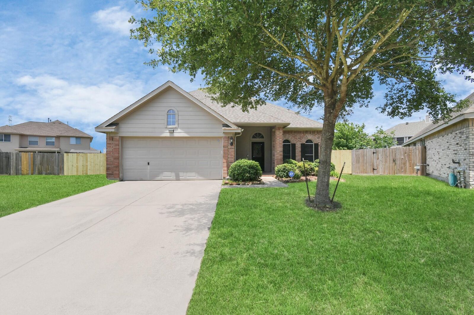 Property Photo: 2701 Maple Spring Drive TX 77536